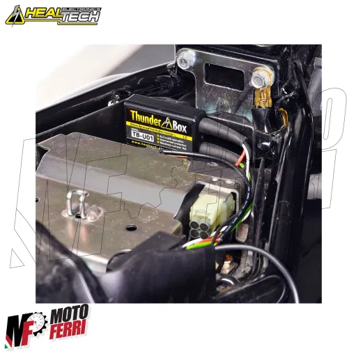 MF8145 Thunder Box HEALTECH Hub Alimentazione 12V 16A Moto Scooter 1 Attacco