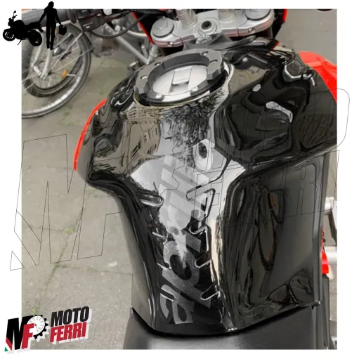 MF1620 Adesivo Protezione Paraserbatoio Nero logo Aprilia Grigio 19 x 13 Cm