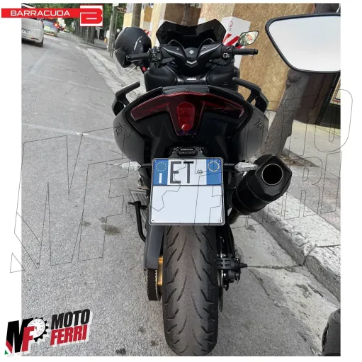 MF2496 Portatarga Sportivo Barracuda Regolabile Nero Yamaha 560 TMax 2020 - 2021