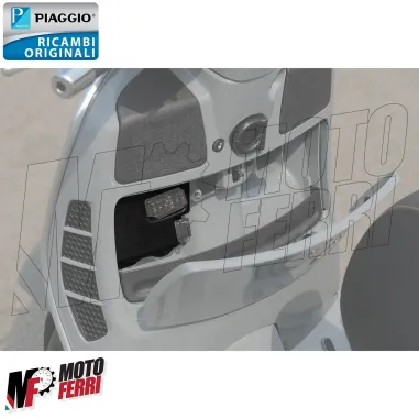 MF5221 Coperchio Interno Cassetto Bauletto Originale Vespa GTS 125 300 2016/2022