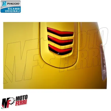 MF6063 Fregio Rosso Nasello Anteriore Originale Vespa GTS 125 300 mod 2016 / 2018