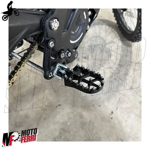 MF6334 Pedane Poggiapiedi Cross Honda CR CRF 125 250 450 1000 Nero Maggiorate