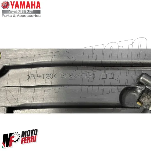 MF6347 - Sella Nero Impuntura Rosso Originale Yamaha Tracer 700 dal 2016 al 2019