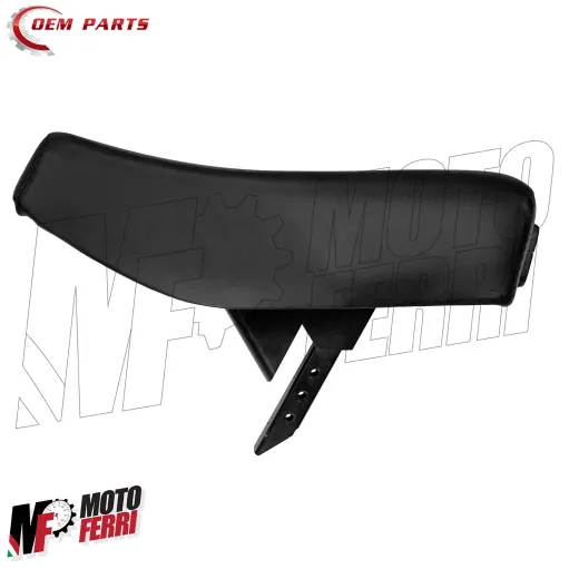 MF6928 Sella Lunga Grillo in Pelle con Scritta Logo Piaggio + Gancio Portaborse