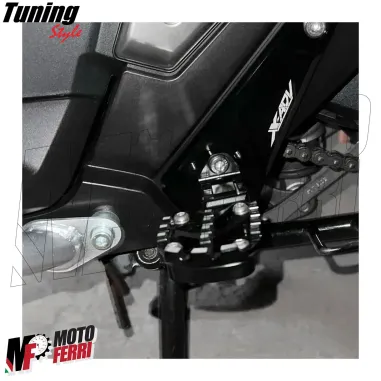MF7679 Pedane Poggiapiedi Regolabili Honda XADV 750 - 2021 2022 2023 2024 2025