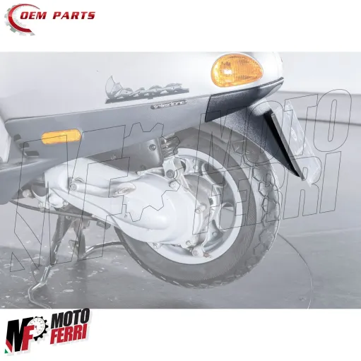 MF7818 Parafango Portatarga Posteriore Vespa ET2 ET4 50 mod 1996 / 2002