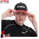 MF8156 Cappello Berretto Originale Yamaha REVS Adulto Nero / Rosso / Bianco