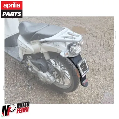 MF8758 Parafango Portatarga Grigio Originale Aprilia Scarabeo 50 2T 2006 - 2014