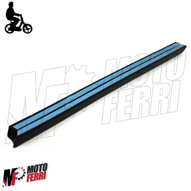 MF1917 PROFILO SERBATOIO CENTRALE NERO IN GOMMA ADESIVO 50 CM PIAGGIO SI